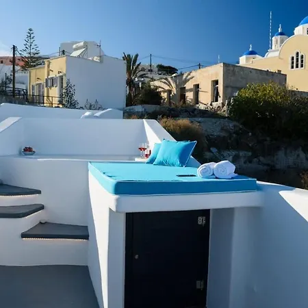 Santorini Traditional House With Private Hot Tub Apartment *