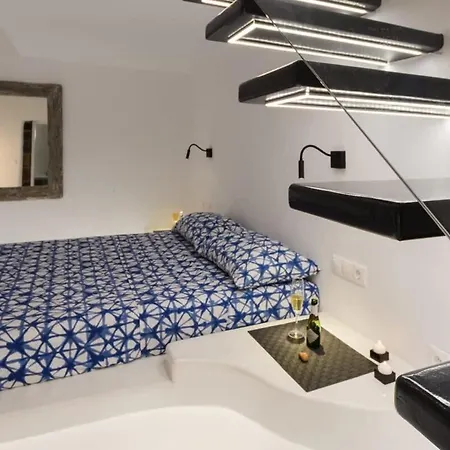 Apartment Santorini Traditional House With Private Hot Tub Fira (Santorini)