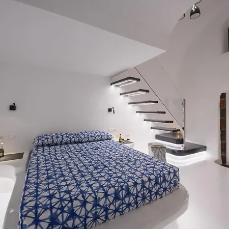 Santorini Traditional House With Private Hot Tub * Fira (Santorini)