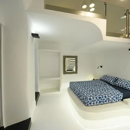 Apartment Santorini Traditional House With Private Hot Tub *