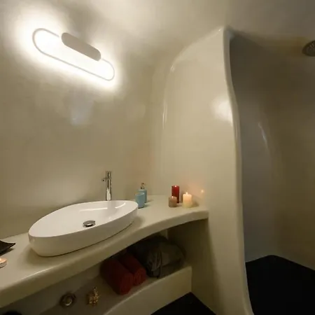 Apartment Santorini Traditional House With Private Hot Tub Fira (Santorini)
