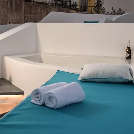 Apartment Santorini Traditional House With Private Hot Tub