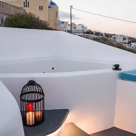 Santorini Traditional House With Private Hot Tub Apartment *